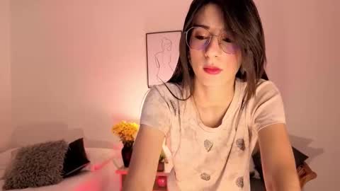 Lia  online show from 10.17.25