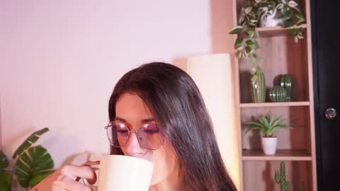 Lia  online show from 04.27.26