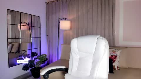 Snapshot of liaamoon_ chatting on 07.29.26 Lia online show from 07.29.26