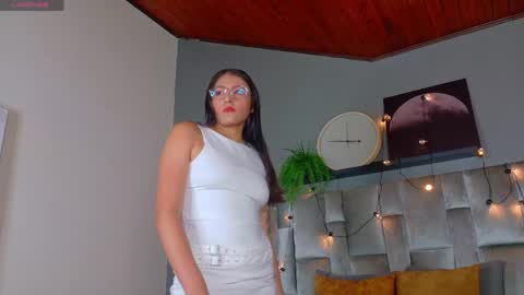 L I A   online show from 05.18.26