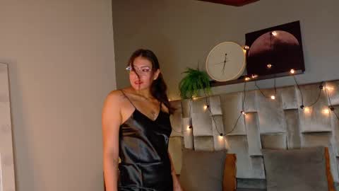 L I A   online show from 05.25.26