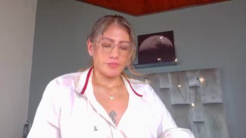 Snapshot of liaamoretti__ chatting on 07.07.26 L I A online show from 07.07.26