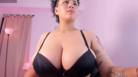 Snapshot of liaamoretzz chatting on 02.11.26 liaa moretzz online show from 02.11.26