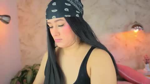 Lia Cox online show from 12.04.25