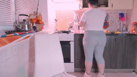 Snapshot of liahsofty chatting on 12.19.24 miss Lia colection for travel online show from 12.19.24