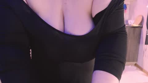 Snapshot of liahsofty chatting on 01.07.25 miss Lia colection for travel online show from 01.07.25