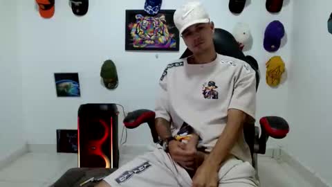 Snapshot of liam_andres12 chatting on 06.07.26 Andres online show from 06.07.26