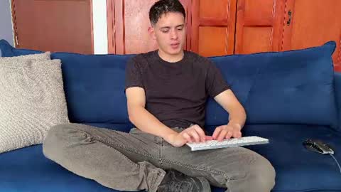 Snapshot of liam_enzho chatting on 06.25.26 Liam online show from 06.25.26