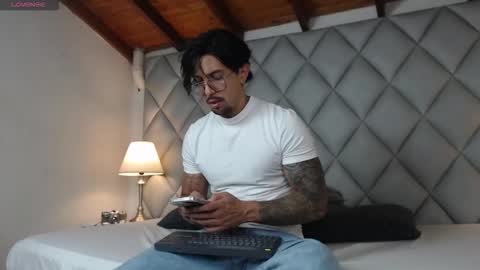 Snapshot of liam_espinoza chatting on 10.19.25 Liam Espinoza online show from 10.19.25