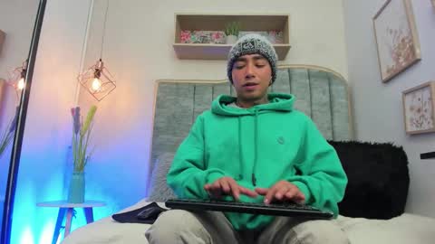 Snapshot of liam_froid chatting on 02.10.26 Liam online show from 02.10.26