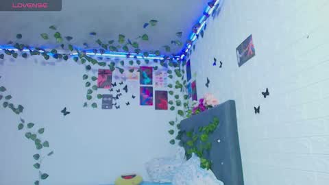 Snapshot of liam_honey18 chatting on 10.29.25 liam_honey18 online show from 10.29.25