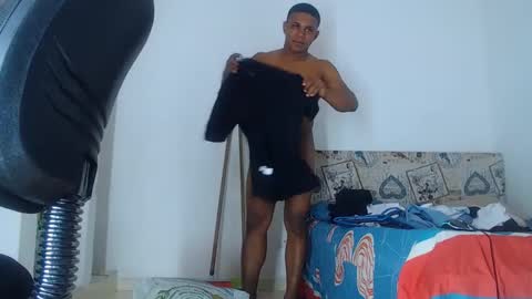 Snapshot of liam_igor chatting on 10.12.25 liam online show from 10.12.25