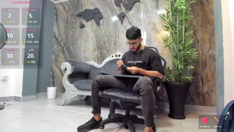 LIAM KLEIN online show from 12.07.24