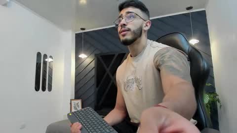 LIAM KLEIN online show from 11.02.25