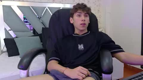 Snapshot of liam_noxx chatting on 01.06.26 Liam Noxx online show from 01.06.26