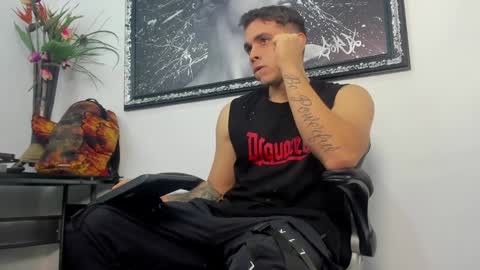 Snapshot of liam_walk chatting on 12.28.24 Liam online show from 12.28.24