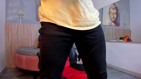 Snapshot of liam_walk chatting on 01.01.25 Liam online show from 01.01.25