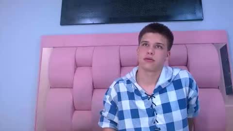 liam_york online show from 01.08.26