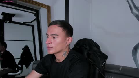 Snapshot of liamdeep_ chatting on 09.28.25 LiamDeep online show from 09.28.25