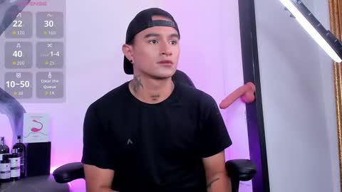 Snapshot of liamdeep_ chatting on 10.19.25 LiamDeep online show from 10.19.25