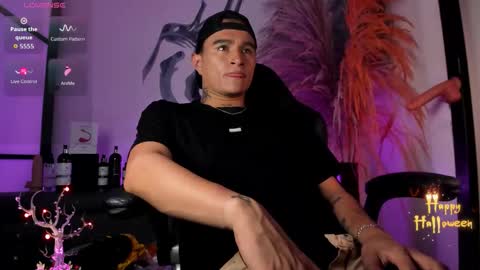 Snapshot of liamdeep_ chatting on 10.21.25 LiamDeep online show from 10.21.25