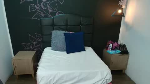 L I A M O N R O E online show from 01.11.26