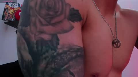 Snapshot of liamreigns_ chatting on 09.09.25 liam online show from 09.09.25