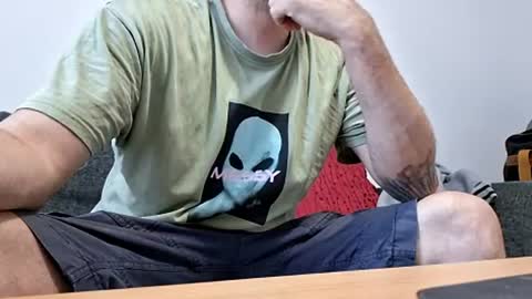 Snapshot of lian5602 chatting on 06.17.26 LiamCross online show from 06.17.26