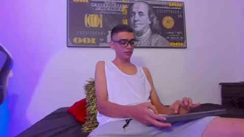    online show from 03.12.25