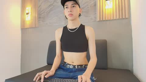 Snapshot of lian_cameron chatting on 01.19.26 lian_cameron online show from 01.19.26