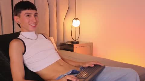 Snapshot of lian_cameron chatting on 07.28.26 lian_cameron online show from 07.28.26