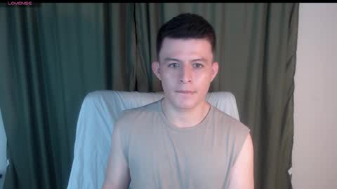 Snapshot of lian_eathan chatting on 10.29.25 lian_eathan online show from 10.29.25