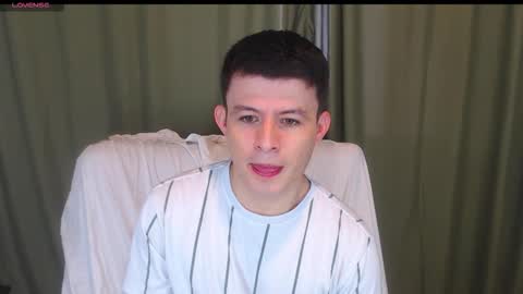 Snapshot of lian_eathan chatting on 11.09.25 lian_eathan online show from 11.09.25