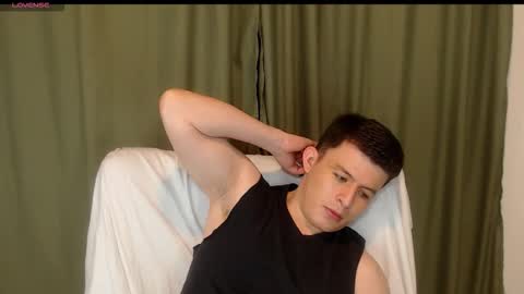 Snapshot of lian_eathan chatting on 11.12.25 lian_eathan online show from 11.12.25