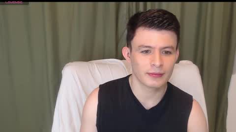 Snapshot of lian_eathan chatting on 11.13.25 lian_eathan online show from 11.13.25