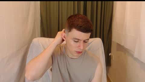 Snapshot of lian_eathan chatting on 11.29.25 lian_eathan online show from 11.29.25