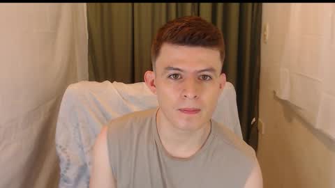 Snapshot of lian_eathan chatting on 11.30.25 lian_eathan online show from 11.30.25