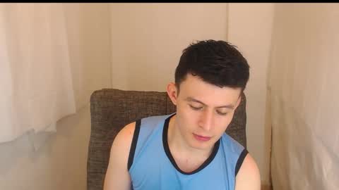 Snapshot of lian_eathan chatting on 12.16.25 lian_eathan online show from 12.16.25