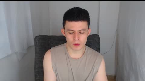 Snapshot of lian_eathan chatting on 12.17.25 lian_eathan online show from 12.17.25