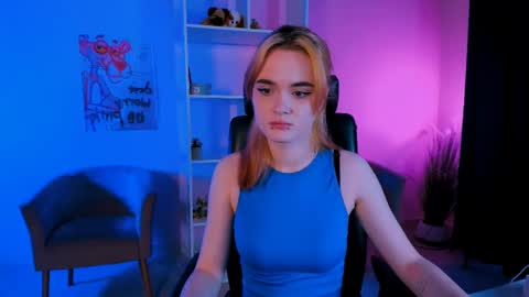 Snapshot of liana_kisses chatting on 02.12.25 Little Liana  online show from 02.12.25