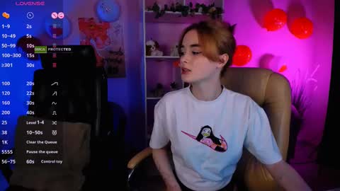 Snapshot of liana_kisses chatting on 02.15.25 Little Liana  online show from 02.15.25