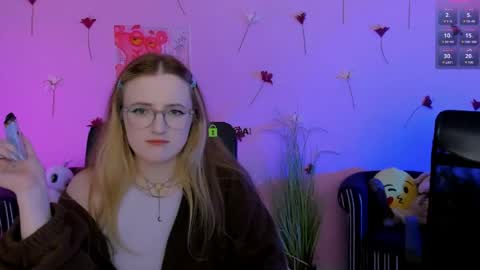 Snapshot of liana_kisses chatting on 05.29.26 Little Liana online show from 05.29.26