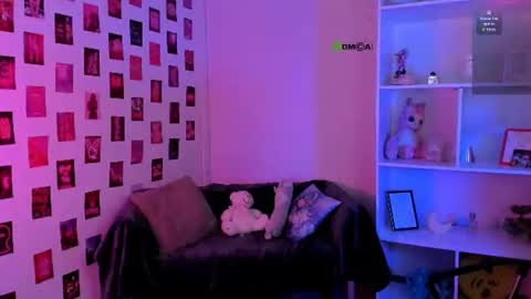 Snapshot of liana_kisses chatting on 07.26.26 Little Liana online show from 07.26.26