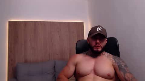 Snapshot of lianjones9 chatting on 11.01.25 lianjones9 online show from 11.01.25