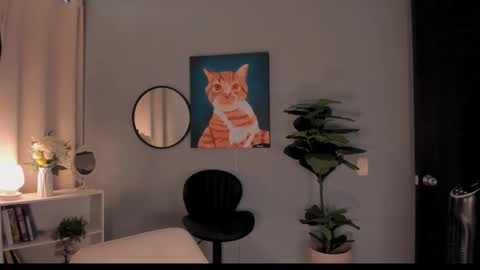 Snapshot of liapearce chatting on 11.24.25 Lia online show from 11.24.25