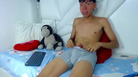 Snapshot of liarr_ chatting on 04.10.26 LIAR online show from 04.10.26