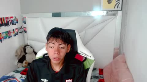 Snapshot of liarr_ chatting on 04.28.26 LIAR online show from 04.28.26
