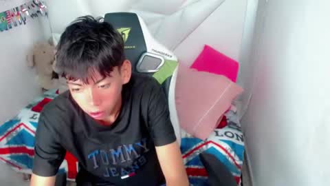 Snapshot of liarr_ chatting on 04.29.26 LIAR online show from 04.29.26