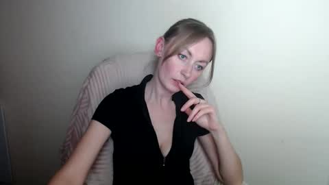 Lia online show from 05.04.26