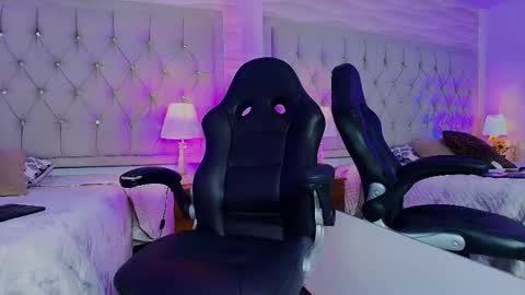 Snapshot of liathompson_fg chatting on 03.05.26 Lia online show from 03.05.26